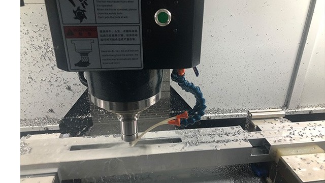 加工中心机床中切削液的作用是什么?-beat365鑫