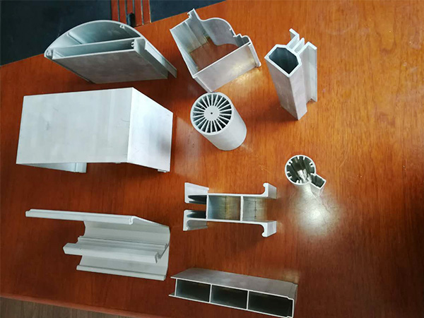 beat365数控铝型材自动锯床锯切产品